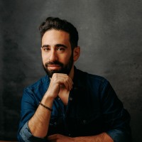 Nir Oliva
