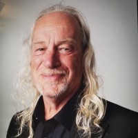 Tony Warne