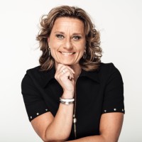 Marisa Van der Holst