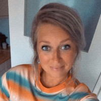 Aliz V.