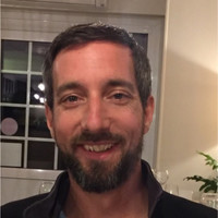 Lee R.