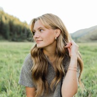 Nicole Lindsay