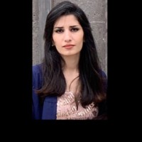 Azar Kaviani, Eit