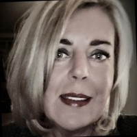 Yvonne Smits