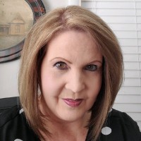 Julie Lavatai