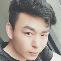 黄浩伟