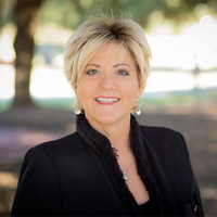 Mary Beth Branham, Aia
