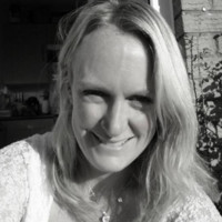 Lesley Nelson