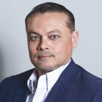 Russell J Hernandez