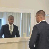 Dr. Le Andre Hinds, M.D.