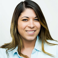 Allison Viramontes, Ains, Au