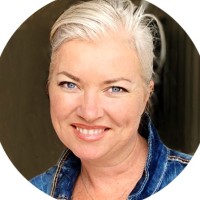 Robyn Stapleton