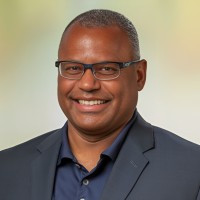 Julio E Williams
