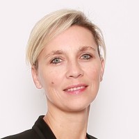 Claire Bouix-Peter