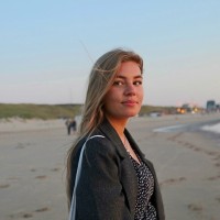 Kyra Van Der Sluys Veer