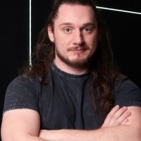Luke Shields