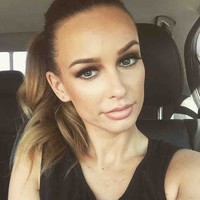 Vanya Hooks