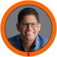 Guillermo Holguín T