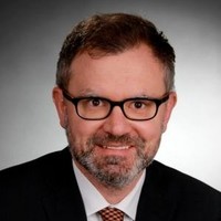 Dr. Alexander Vivell