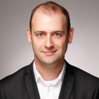 Dr. Emanuel Bayer