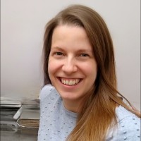 Laura Binns