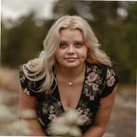 Zoe Holcomb
