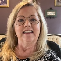 Kim Edwards