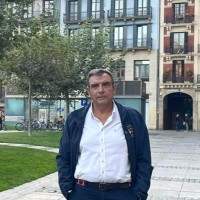 Carlos Olivares