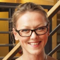 Dr. Julia Kutz