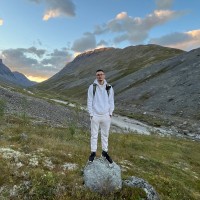 Максим Надольский