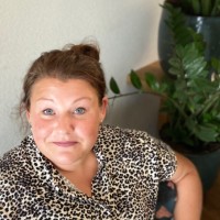 Elina V.
