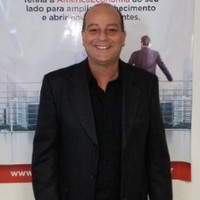 PAULO TAVARES