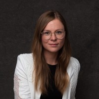 Larissa Lenze