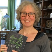 Anne Marie Van Dam
