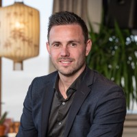 Julian Jonker RA MSc