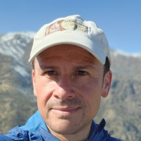 LUIS REYES