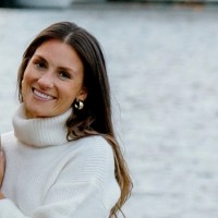 Olivia Konaxis, Pa-C