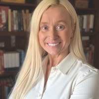 Suzanne Moy, Mba, Cphrm