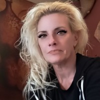 Tina Pell