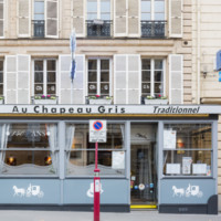 Porte daniel Au chapeau gris