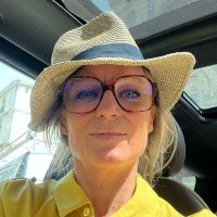 Catherine VIENNOT