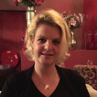 Simone Van Der Schilden