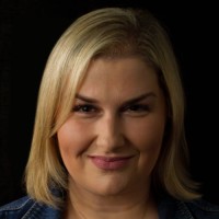 Andie Adragna (she/her)