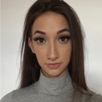 Lily-Rose B.