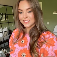 Neve Bland