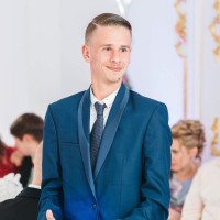 Vladislavs Stoļarovs