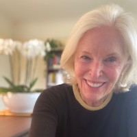 Lucinda Lee
