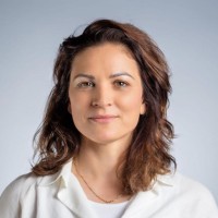 Lucia Bartos