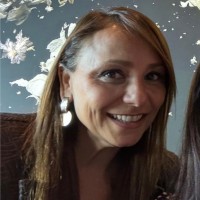 Lesley Khomais