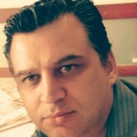 Eduardo V.